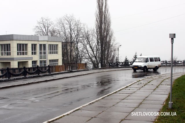 Фотофакт: Наслідки ДТП біля Обеліску Слави