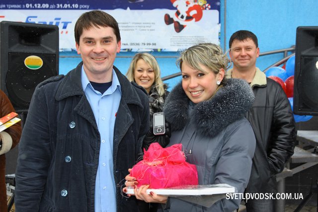Переможці конкурсу "Мисс svetlovodsk.com.ua 2010" зробили собі незабутні подарунки до 8 березня!
