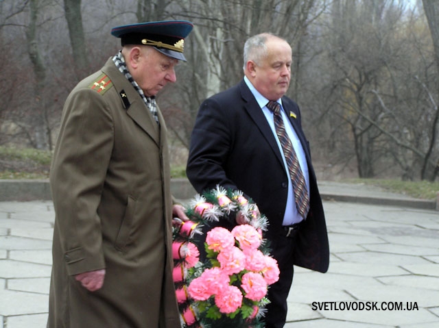 На 23-тє біля вічного вогню На 23-тє біля вічного вогню