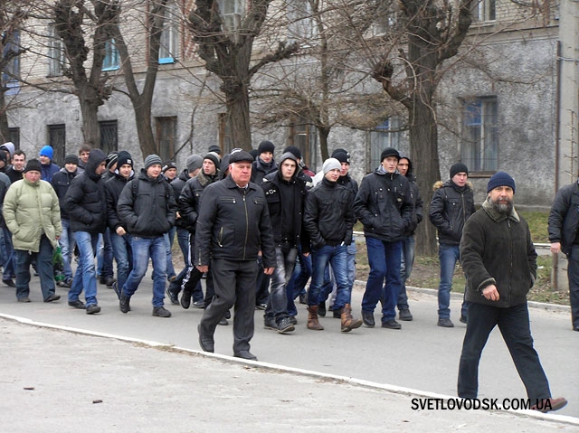 На 23-тє біля вічного вогню На 23-тє біля вічного вогню