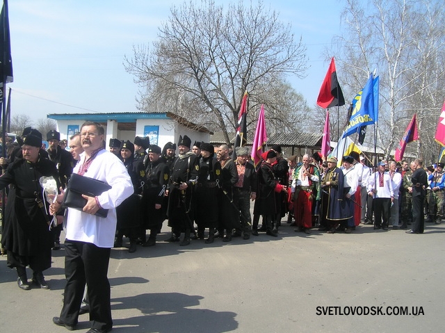 Тутешні "просвітяни" звозили молодь до Холодного Яру