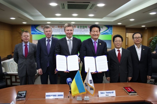Одна з найкрупніших південнокорейських фінансово-промислових груп Daewoo International Corporation зацікавлена у налагодженні бізнес-стосунків з Кіровоградською областю Одна з найкрупніших південнокорейських фінансово-промислових груп Daewoo International Corporation зацікавлена у налагодженні бізнес-стосунків з Кіровоградською областю
