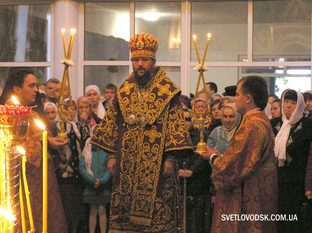 Божественну літургію провів сам керуючий справами Української Православної Церкви митрополит Антоній Божественну літургію провів сам керуючий справами Української Православної Церкви митрополит Антоній