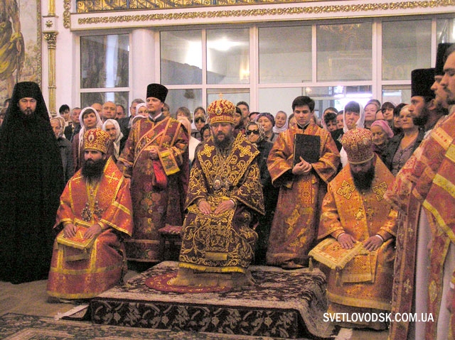 Божественну літургію провів сам керуючий справами Української Православної Церкви митрополит Антоній Божественну літургію провів сам керуючий справами Української Православної Церкви митрополит Антоній