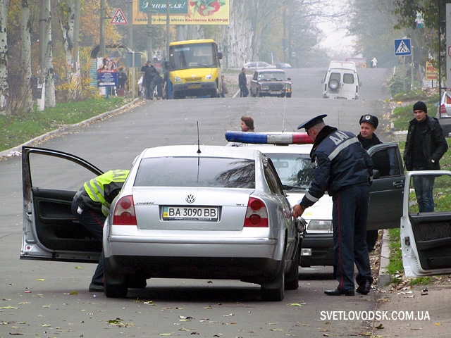 В Светловодске под колёсами автомобиля погибли двое парней