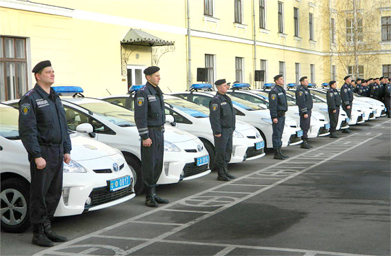 Автопарк міліції Кіровоградщини поповнився сучасними автомобілями "Toyota Prius"