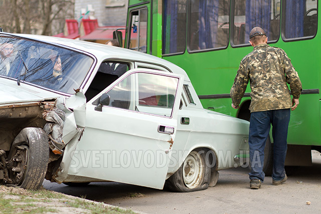 ДТП в Светловодске возле школы №4 — все живы