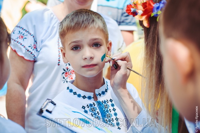 Парад вишиванок в День Конституції відбувся у Світловодську
