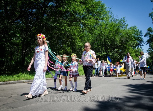 Парад вишиванок в День Конституції відбувся у Світловодську