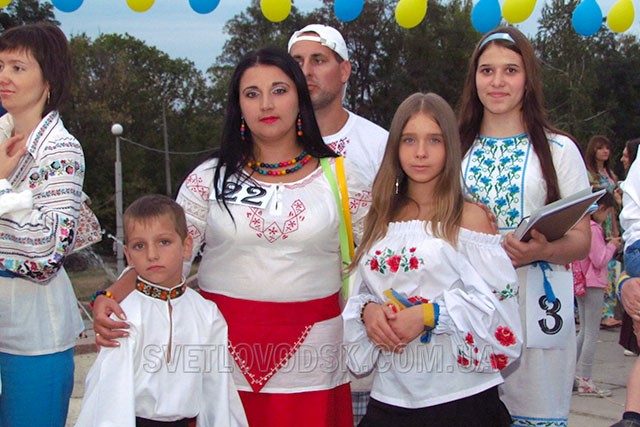 Ми єдина сім’я, сестри ми і брати, ми з тобою і є Україна!