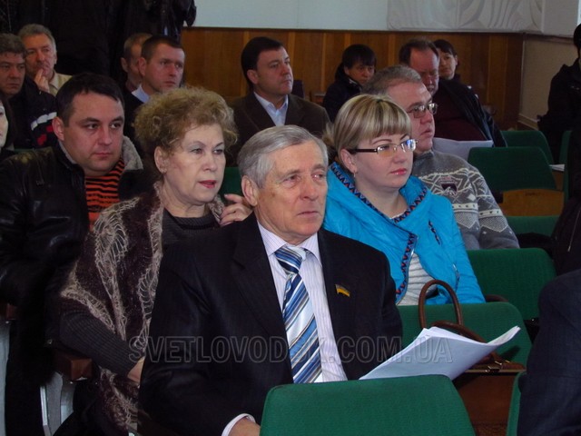 Сесія міськради розподілила 1 000 000 гривень, заслухала 7 депутатських запитів, вирішила 20 питань архітектурно-земельних відносин