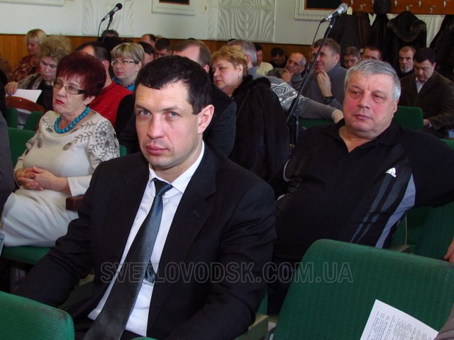 Сесія міськради розподілила 1 000 000 гривень, заслухала 7 депутатських запитів, вирішила 20 питань архітектурно-земельних відносин