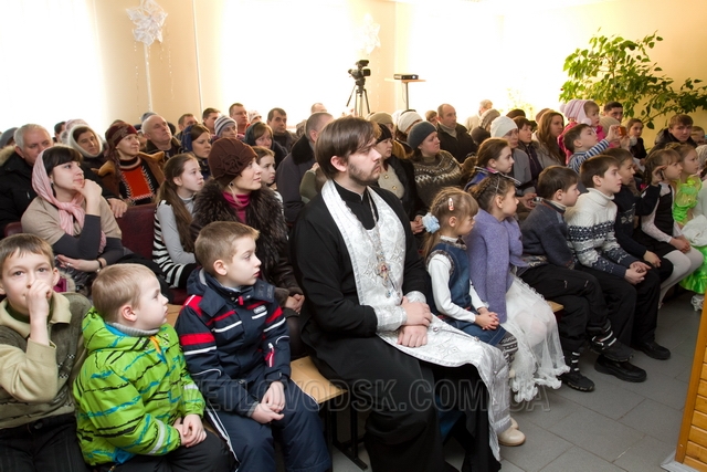 Родзинкою Різдвяного ранку у Покровській недільній школі стало об’єднання трьох церковних хорів