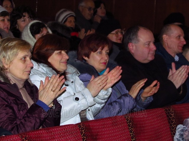Світловодські вокальні ансамблі «Голубка» та «Явір» подарували глядачам яскраве свято української пісні