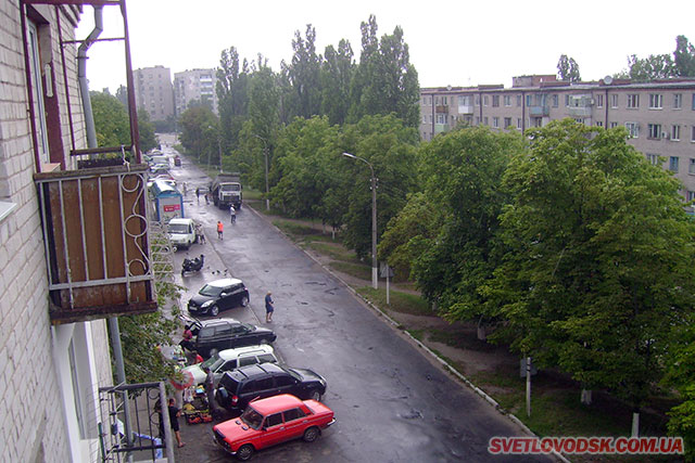 ФОТОФАКТ: Ремонт доріг у Світловодську... в дощ (ДОПОВНЕНО)