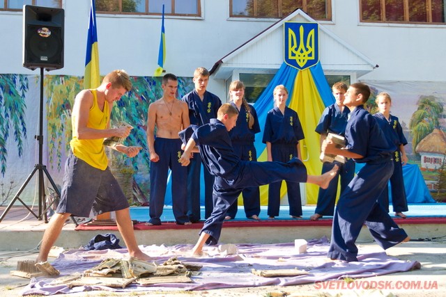 Святкові заходи "З Україною в серці" у Микільскому