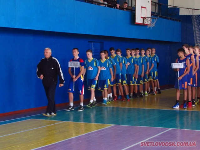 Яскравий старт 10-го Всеукраїнського турніру з баскетболу «Осінь-2015»