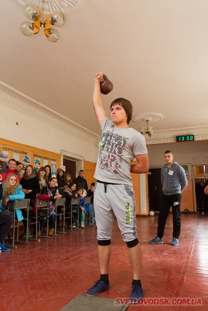 Майбутнім захисникам України — у подарунок м’ячі. Для здоров’я та спортивних розваг