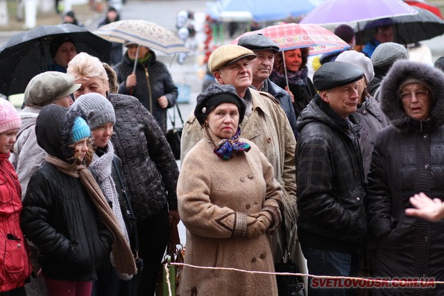 Під весняний дощик на площі палили «людину». Проводжали зиму