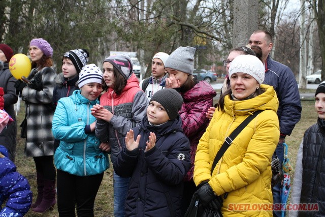 Під весняний дощик на площі палили «людину». Проводжали зиму