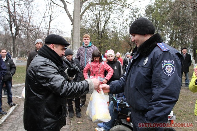 Під весняний дощик на площі палили «людину». Проводжали зиму