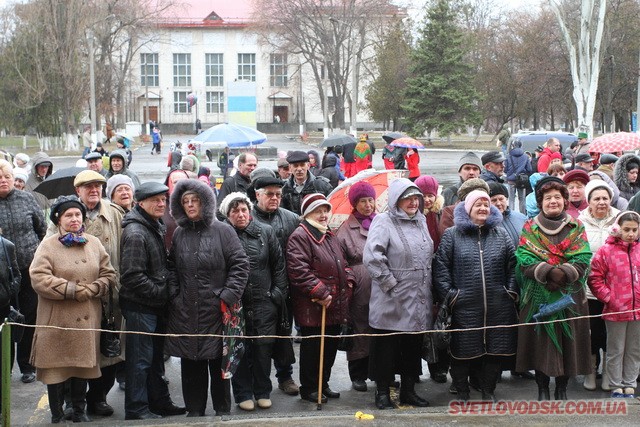 Під весняний дощик на площі палили «людину». Проводжали зиму