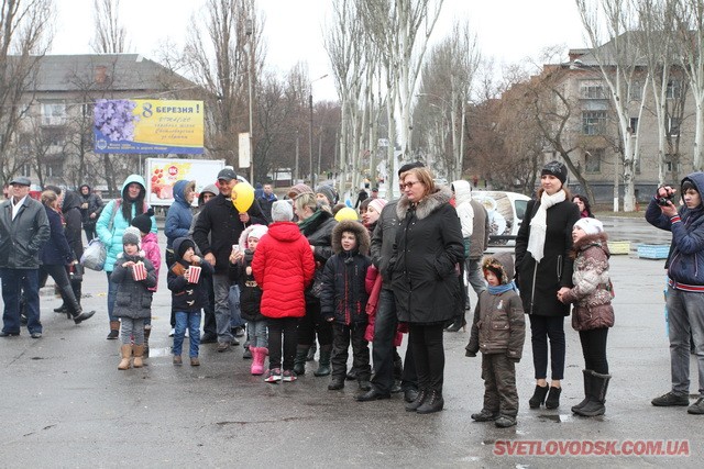 Під весняний дощик на площі палили «людину». Проводжали зиму