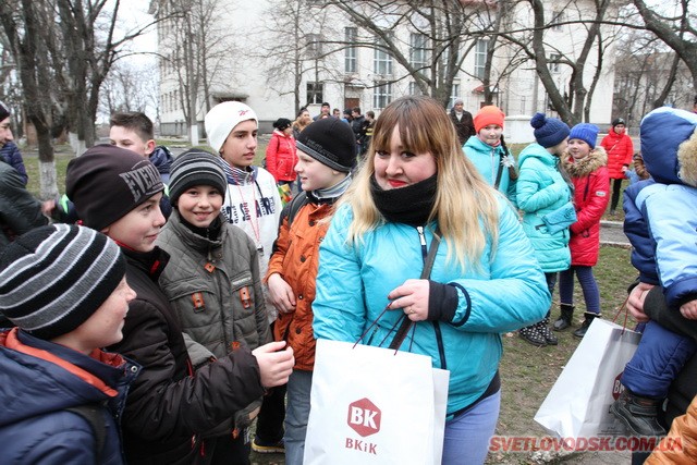 Під весняний дощик на площі палили «людину». Проводжали зиму