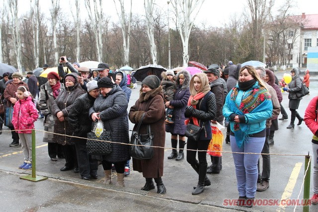 Під весняний дощик на площі палили «людину». Проводжали зиму