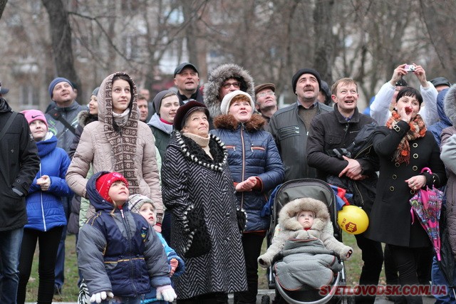 Під весняний дощик на площі палили «людину». Проводжали зиму