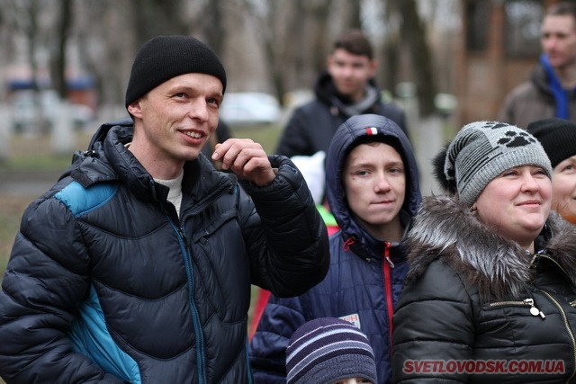 Під весняний дощик на площі палили «людину». Проводжали зиму