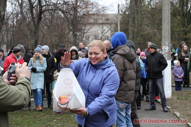 Під весняний дощик на площі палили «людину». Проводжали зиму