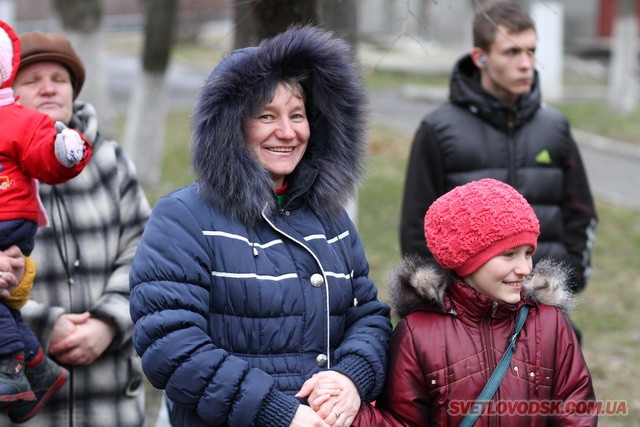 Під весняний дощик на площі палили «людину». Проводжали зиму