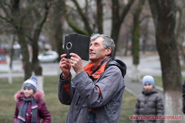 Під весняний дощик на площі палили «людину». Проводжали зиму