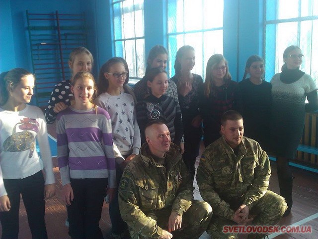 «Мы гордимся вами! Берегите себя и Украину!» — пишут в своих письмах к солдатам АТО украинские дети