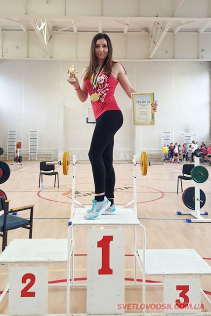 Марина Кузьменкова стала бронзовим призером Відкритого Кубка Черкас із бодібілдингу