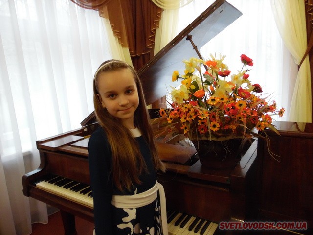 Шарига Анна — 4 клас фортепіано. Викладач Чекаленко І.О.