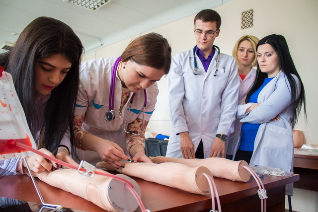 Донецький національний медичний університет запрошує на навчання в Кіровограді!