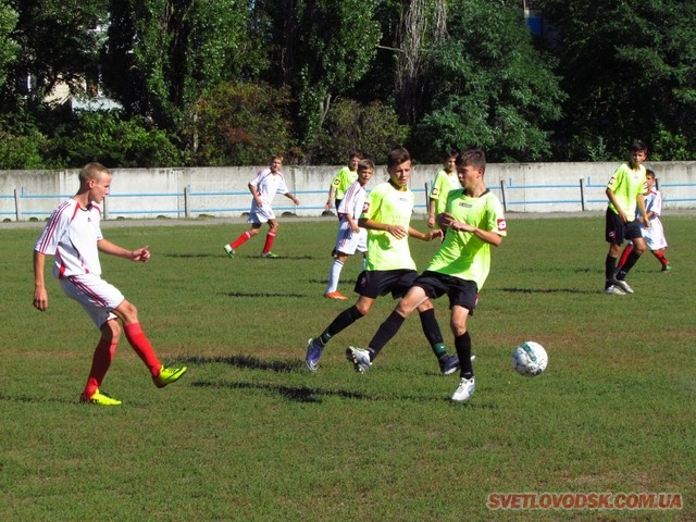 На міському стадіоні розпочався футбольний турнір до Дня Незалежності (ДОПОВНЕНО)