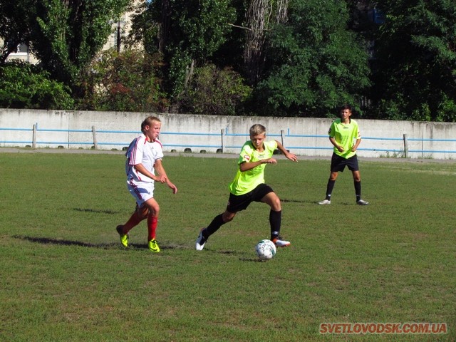 На міському стадіоні розпочався футбольний турнір до Дня Незалежності (ДОПОВНЕНО)