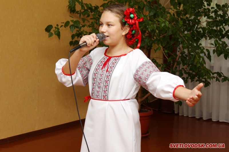 Анна Щербіна – учениця класу сольного співу. Викладач Наталія Коваленко.