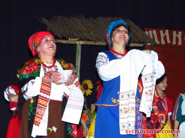 Вистава «Сорочинський ярмарок» - чудовий подарунок світловодцям до Всеукраїнського дня працівників культури та майстрів народного мистецтва