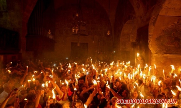 Благодатний вогонь привезено до Свято-Покровського собору