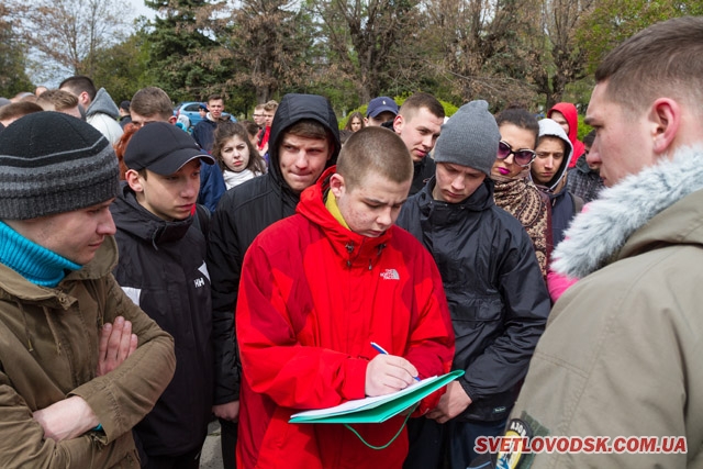 Єдиний раз на мітингові запанувала тиша — Рахімбєрдиєв дзвонив Котенку… Тиша (ДОПОВНЕНО)