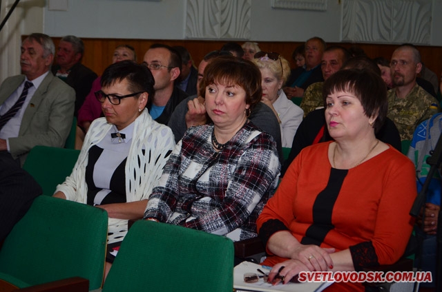 Суворі чоловіки, що порох нюхали, чубились на сесії через Ірину Щербину