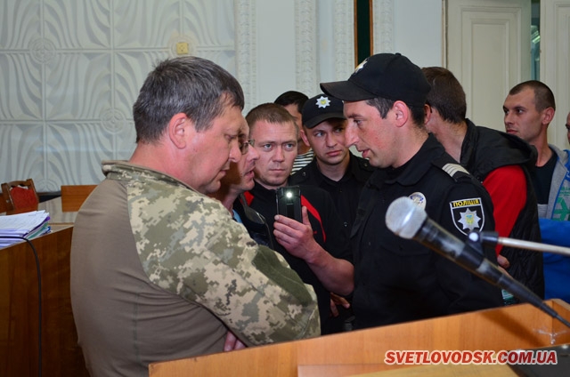 Суворі чоловіки, що порох нюхали, чубились на сесії через Ірину Щербину