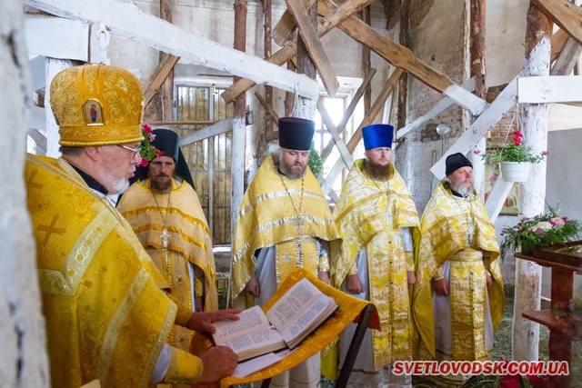 Молебень за Україну відбувся у Спасо-Преображенському храмі