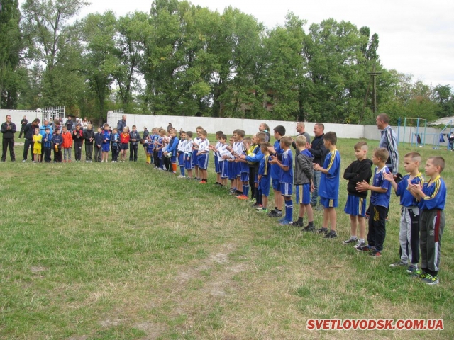 На стадіоні «Шкільний» – шкільна футбольна Спартакіада!