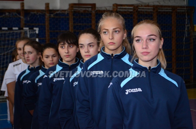Чемпіонат з футзалу серед дівочих команд – вперше у Світловодську Чемпіонат з футзалу серед дівочих команд – вперше у Світловодську