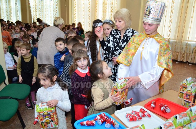 Святий Миколай завітав у гості до вихованців Світловодських шкіл-інтернатів